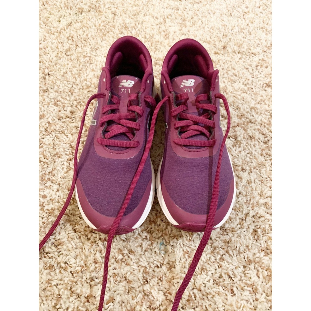 NWOT New Balance 711 Cross Trainer Shoes